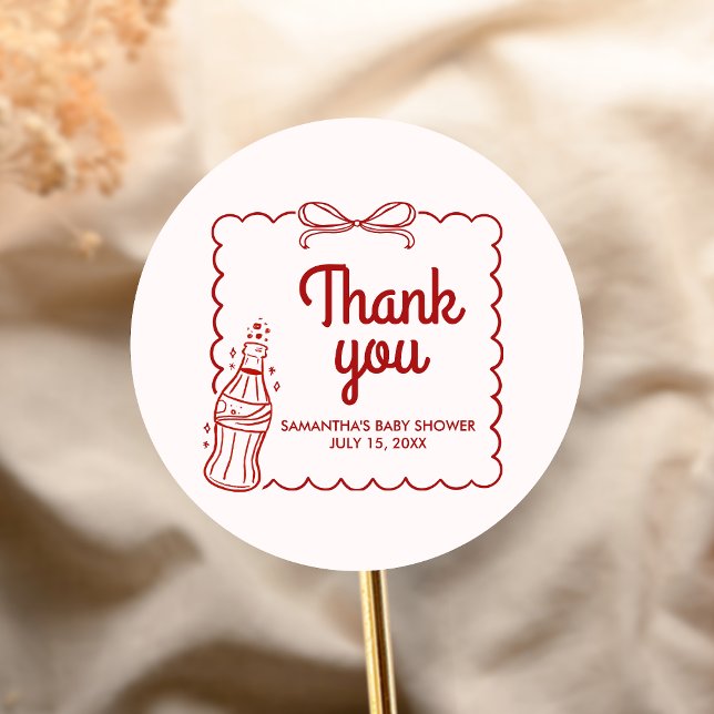 Adesivo Redondo Pronta para a Festa de Bebê com Refrigerante (She's Ready to Pop Baby Shower Sticker)