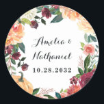 Adesivo Redondo Pumpkin Elegant Fall Floral Themed Weding<br><div class="desc">Design apresenta uma elegante camada floral de aquarela em tons de vermelho,  laranja,  branco de marfim,  cor-de-rosa-pincel e mais sobre o verde botânico de outono. Uma bela abóbora de outono faz parte do modelo com crisântemos,  dahlias,  rosas e muito mais.</div>