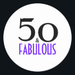 Adesivo Redondo Purple 50 e Fabuloso 50º Convite para Festas de an<br><div class="desc">Um belo e brilhante adesivo roxo 50º Festa de aniversário você pode usá-lo para sua cinquenta festa de festa de aniversário. Feliz Aniversário para você,  minha querida!</div>