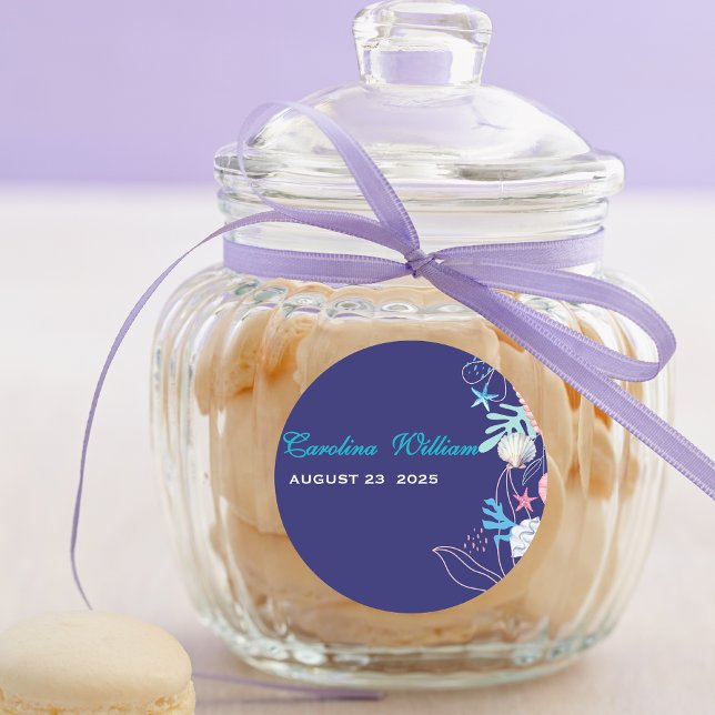 Adesivo Redondo Púrpura uma pérola sob o chá de fraldas do mar (Criador carregado)