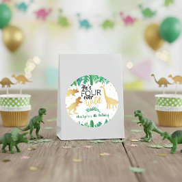 Adesivo Redondo Quatro Jovem Dinossauro Selvagem 4º Aniversário