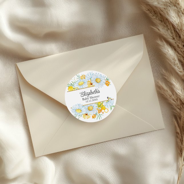 Adesivo Redondo Querida Bee Chá de fraldas de flores silvestres (Honey Bee Wildflowers Baby Shower Classic Round Sticker on an elegant envelope.)