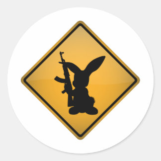 Adesivo Redondo Rabbit com sinal de aviso de arma