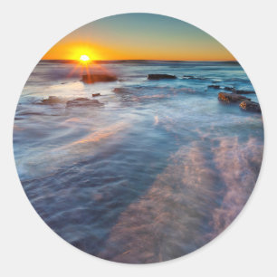 Adesivo Redondo Raios de sol iluminam o Oceano Pacífico