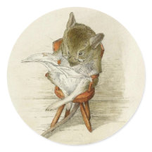 Rato do vovô lendo jornal