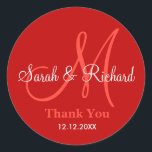 Adesivo Redondo Red Obrigado Monograma Vinheta<br><div class="desc">Vinhetas iniciais com noiva e nome noivo, data de casamento e obrigado mensagem para expressar sua gratidão no dia do seu casamento ou em qualquer ocasião especial. Este adesivo de casamento monograma está em cor vermelha. Mais cores estão disponíveis para sua escolha. Você também pode personalizar a cor e a...</div>