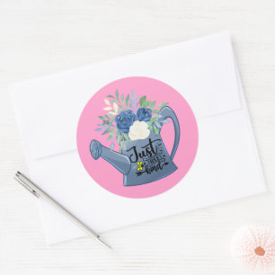 Adesivo Redondo Regador Floral Rosa Just Bee Kind Positividade 