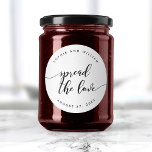 Adesivo Redondo Relax Script Espalhe o Favor do Casamento de Amor<br><div class="desc">Um adesivo de casamento com as palavras "Espalhar o Amor" em uma escrita cursiva relaxada a preto contra um fundo branco. Personalize-o substituindo o texto do marcador de posição. Para obter mais opções, como alterar a fonte e seu tamanho/cor, expanda a curva/contrato ou o espaçamento entre letras, clique no botão...</div>