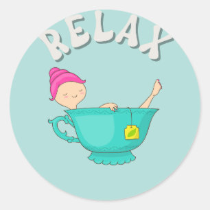 Adesivo Redondo Relaxe Garota na Copa do Tea Meditando