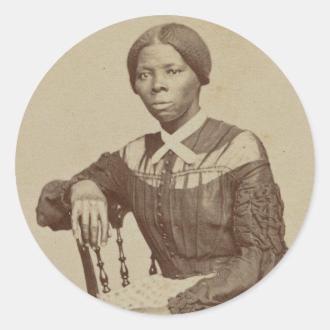 Adesivo Redondo Retrato de Harriet Tubman | 1868-69 (Frente)