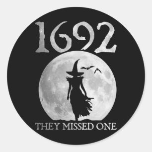 Adesivo Redondo Retro 1692 Perderam Um Salem De Bruxa 1692 Hallow