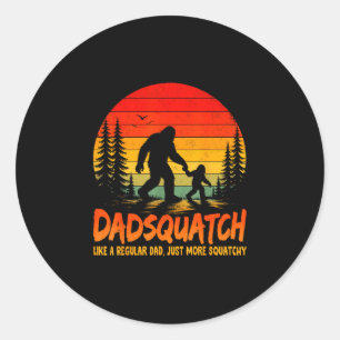 Adesivo Redondo Retro dadsquatch como um pai regular bigfoot papai