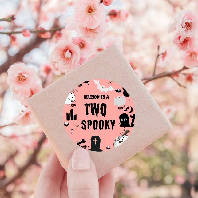 Adesivo Redondo Retro Groovy Halloween assusta um primeiro anivers (Criador carregado)