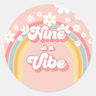 Adesivo Redondo Retro Rainbow Nine é uma Vibe Groovy 9º Aniversári