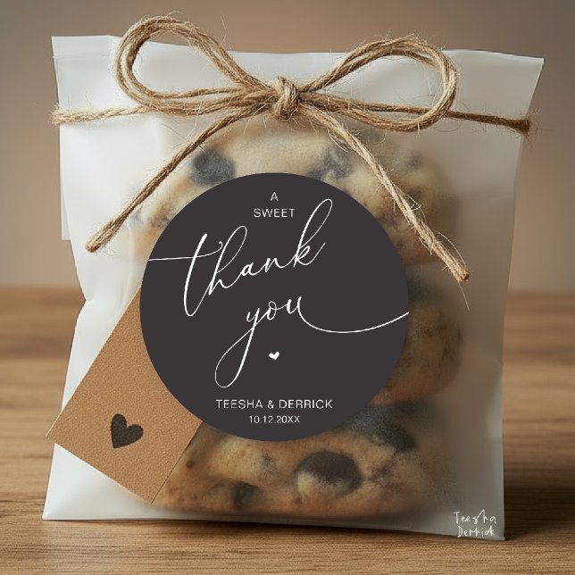 Adesivo Redondo Romantic Wedding A Sweet Thank You Cookies (Romantic Wedding A Sweet Thank You Cookies Classic Round Sticker in charcoal grey)