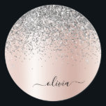 Adesivo Redondo Rosa Dourado - Monograma brilhante cor-de-rosa<br><div class="desc">Rosa Dourado - Folha cor-de-rosa e folha de papel escamoteada, esfregando o nome do monograma de metal e etiquetas de endereço do adesivo do papel inicial. Isto faz o doce e perfeito aniversário de 16 anos, casamento, chá de panela, aniversário, chá de fraldas ou festa de solteira presente para alguém...</div>