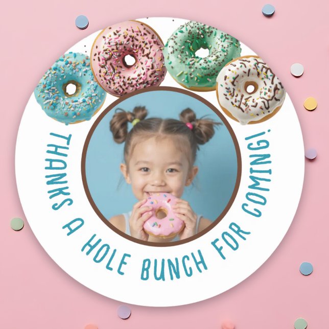 Adesivo Redondo Rosquinha de Fotografia Personalizada Obrigados de (Custom Photo Donut Birthday Thanks A Hole Bunch Classic Round Sticker)