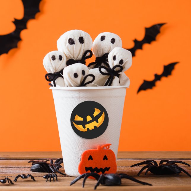 Adesivo Redondo Rosto Assustador de Abóbora (Scary Pumpkin Face Classic Round Sticker)