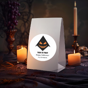 Adesivo Redondo Rosto Assustador do Halloween - Design de Truque o