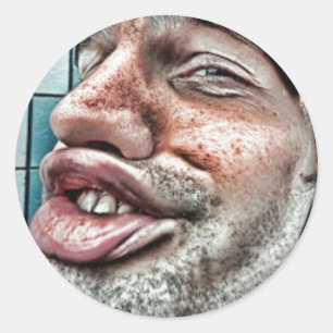 Adesivo Redondo Rostos Idiotas e Parafusos?Ha