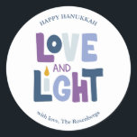 Adesivo Redondo Rótulo "Amor e Luz" de Hanukkah<br><div class="desc">"Amor e Luz" Hanukkah design.</div>