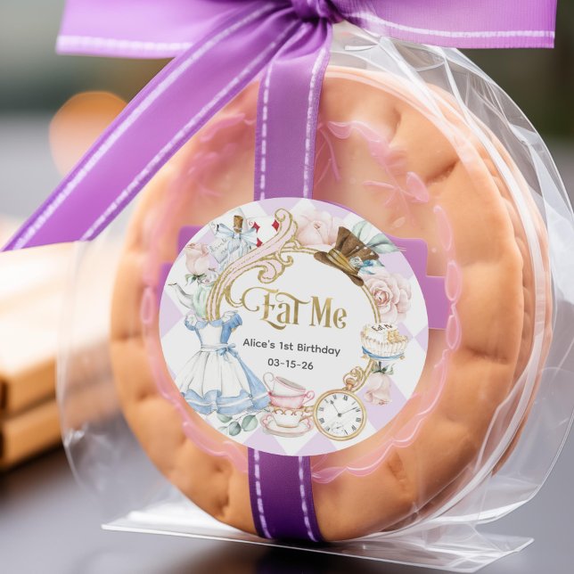 Adesivo Redondo Roxo, Alice no interior, Coma-me, Aniversário (Purple, Alice Onederland, Eat me favor stickers.)