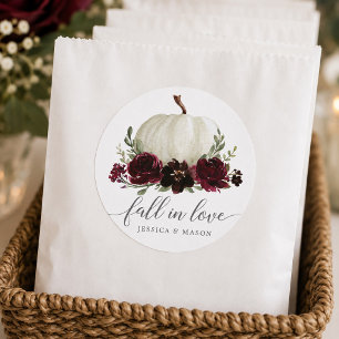 Adesivo Redondo Rustic Burgundy Pumpkin Cai No Amor Favor Sticker