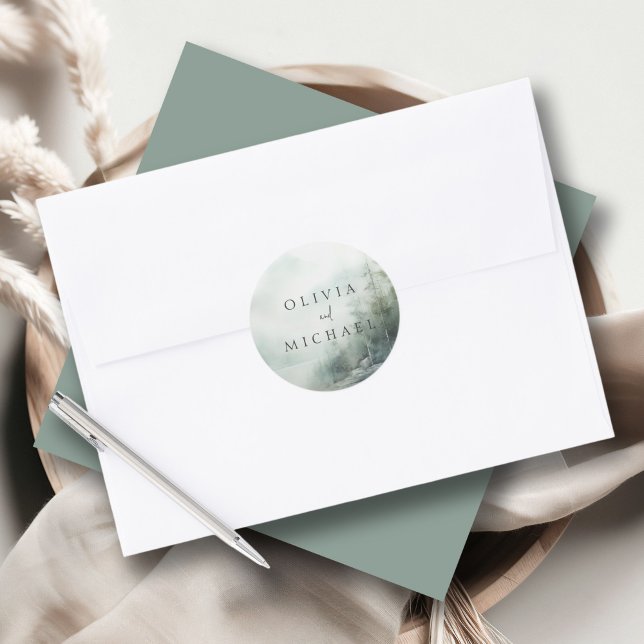 Adesivo Redondo Rustic Mountain Lake Misty Pines Wedding (Criador carregado)