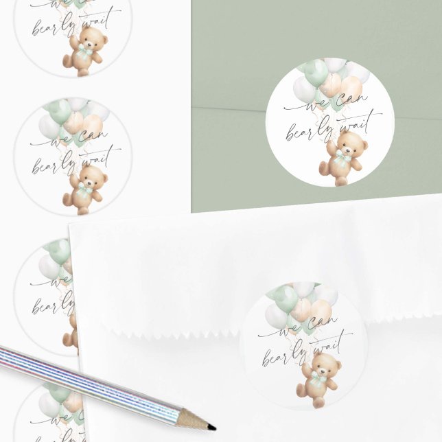 Adesivo Redondo Sage Green Barly espera sexo moderno neutro (Sage Green We Can Bearly Wait, Gender Neutral baby Shower Envelope Seals.)