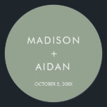 Adesivo Redondo Sage Green Minimalista Wedds Favores<br><div class="desc">Sage Green Minimalist Wedding Favorece Classic Round Sticker . Estes adesivos são perfeitos para adicionar favores ou qualquer outra parte do seu casamento.</div>