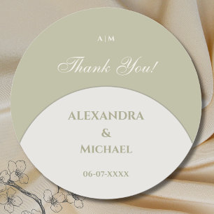 Adesivo Redondo Sage Green Monograma Japandi Casamento Obrigado