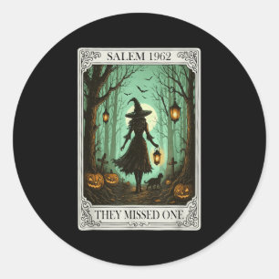 Adesivo Redondo Salem 1692 Bruxa De Halloween Perderam Um Tarô C