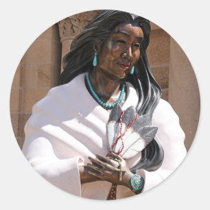 Adesivo Redondo Santa Kateri Tekakwitha