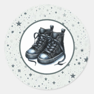 Adesivo Redondo Sapatos Pretos de Criança para Festa de Bebê