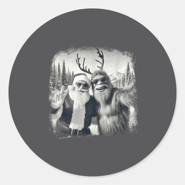 Adesivo Redondo Sasquatch 67 Christmas Tree Funny Santa Bigfoot  (Frente)