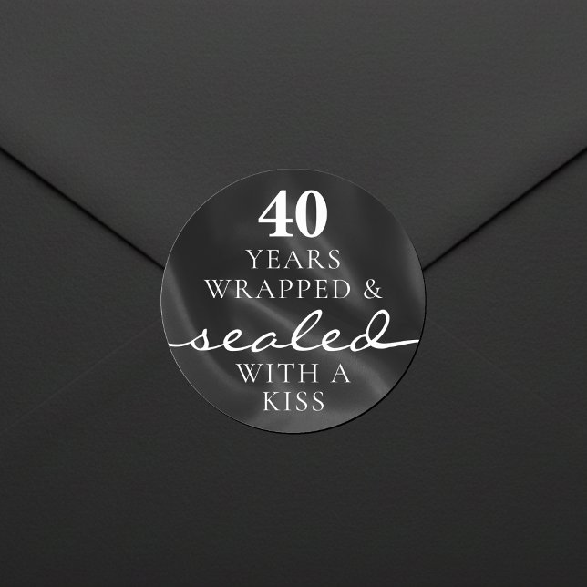 Adesivo Redondo Sealed with a Kiss Black 40th Birthday Anniversary (Criador carregado)