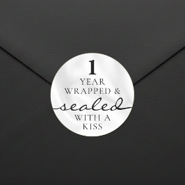 Adesivo Redondo Sealed with a Kiss White 1st Birthday Anniversary