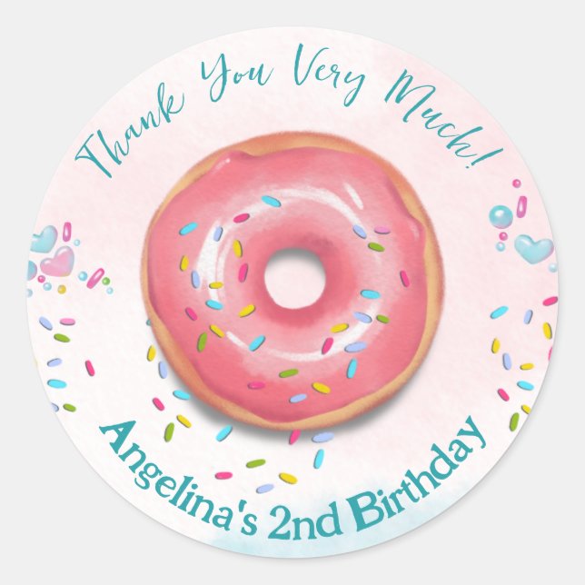 Adesivo Redondo segundo aniversário com design fofo. (Frente)