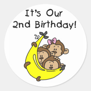 Adesivo Redondo Segundo Triplets - Dois Meninos/ Um Camiseta Rapar