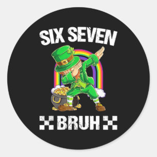 Adesivo Redondo Seis Sete Bruh Dabbing Leprechaun Dia de São Patrí