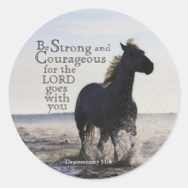 Adesivo Redondo Seja Forte e Corajosa Bíblia Verso 31 Cavalo
