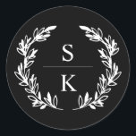 Adesivo Redondo Selo de Cera de Casamento com Monograma de Coroa d<br><div class="desc">Selo de envelope de casamento preto elegante com um monograma de coroa de louro. Selo de envelope monogramado com uma coroa de louro branca contra um fundo preto. Selo de envelope preto com suas iniciais dentro de uma coroa de louro.</div>