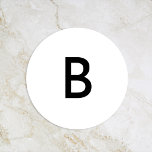 Adesivo Redondo Selo de Envelope de Casamento Branco Moderno e Bra<br><div class="desc">Apresentamos o nosso design de Seal de Monograma Moderno e Branca de Casamento, um verdadeiro minimalismo moderno e elegância. Com a sua única mistura de elementos criativos e quic design, essa design é perfeita para aqueles que buscam uma estética polida e ousada em seu dia especial. Nossa tipografia quic off-set...</div>