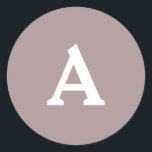 Adesivo Redondo Selo de Envelope Monograma Personalizado<br><div class="desc">Isto são monogramas lindamente impressos personalizados que podem ser personalizados para o seu dia especial. Isso é melhor para convites para casamento,  cartões RSVP e outros produtos que combinam com este design.</div>