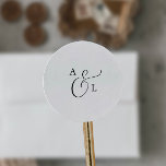 Adesivo Redondo Selos De Envelope De Casamento Monograma De Script<br><div class="desc">Estas selas de envelope de casamento com um monograma elegante são perfeitas para um casamento simples. A design a preto e branco minimalista apresenta tipografia romântica rico com estilo de vidro moderno. Personalizável em qualquer cor. Mantenha o design mínimo e a classe, como está, ou personalize-o adicionando seus próprios gráficos...</div>