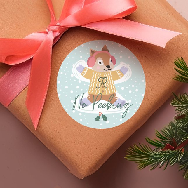 Adesivo Redondo Sem Anjo de Neve do Esquilo da Floresta em Pequim (No Peeking Cute Woodland Moose Snow Angel Classic Round Sticker)