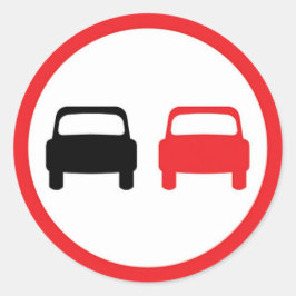 Adesivo redondo sem sinal de tráfego ultrapassado.