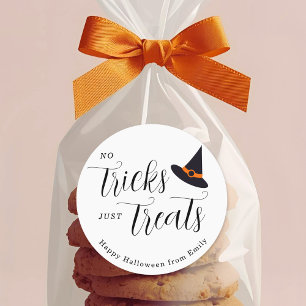 Adesivo Redondo Sem truques apenas trata o feliz dia das bruxas