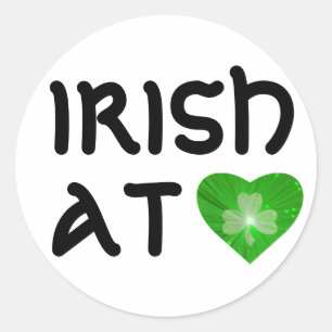 Adesivo Redondo Shamrock Heart 'Irish at Heart' — colante branco