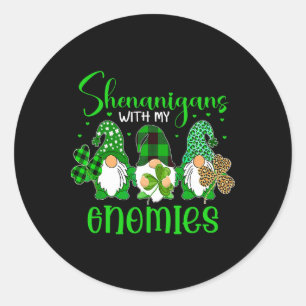 Adesivo Redondo Shenanigans Com Meus Gnomos Shamrock Feliz Patinho